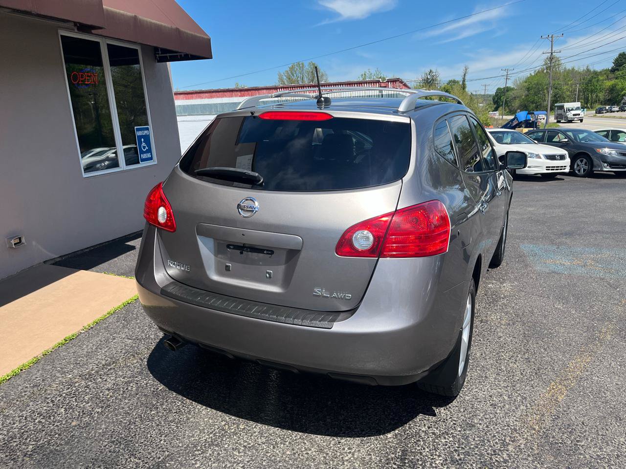 Used 2010 Nissan Rogue SL w/ Premium Pkg AWD/4WD image 6