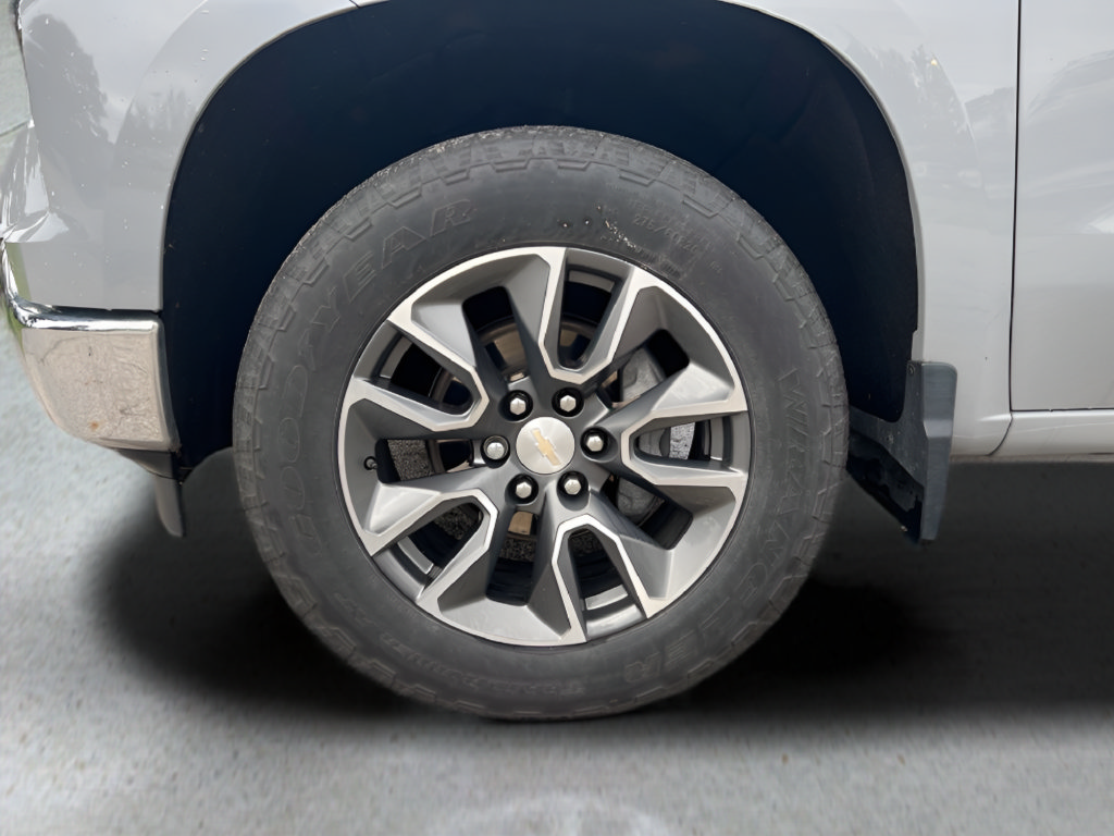 Used 2024 Chevrolet Silverado 1500 LT AWD/4WD image 32