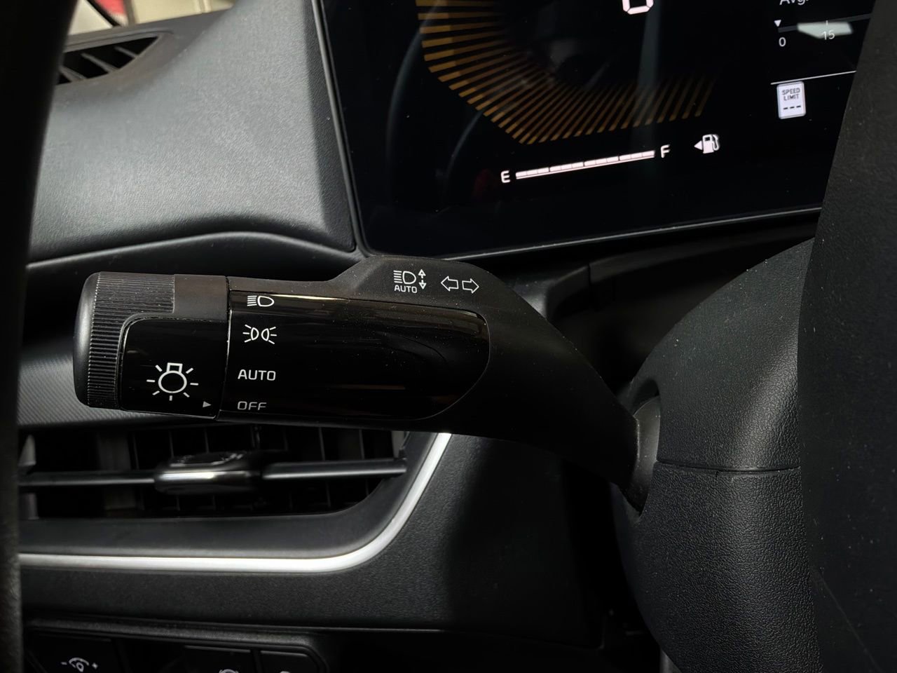 Used 2025 Kia K4 FWD image 36