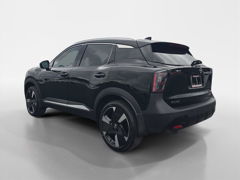 New 2026 Nissan Kicks SR w/ SR Premium Package AWD/4WD image 3