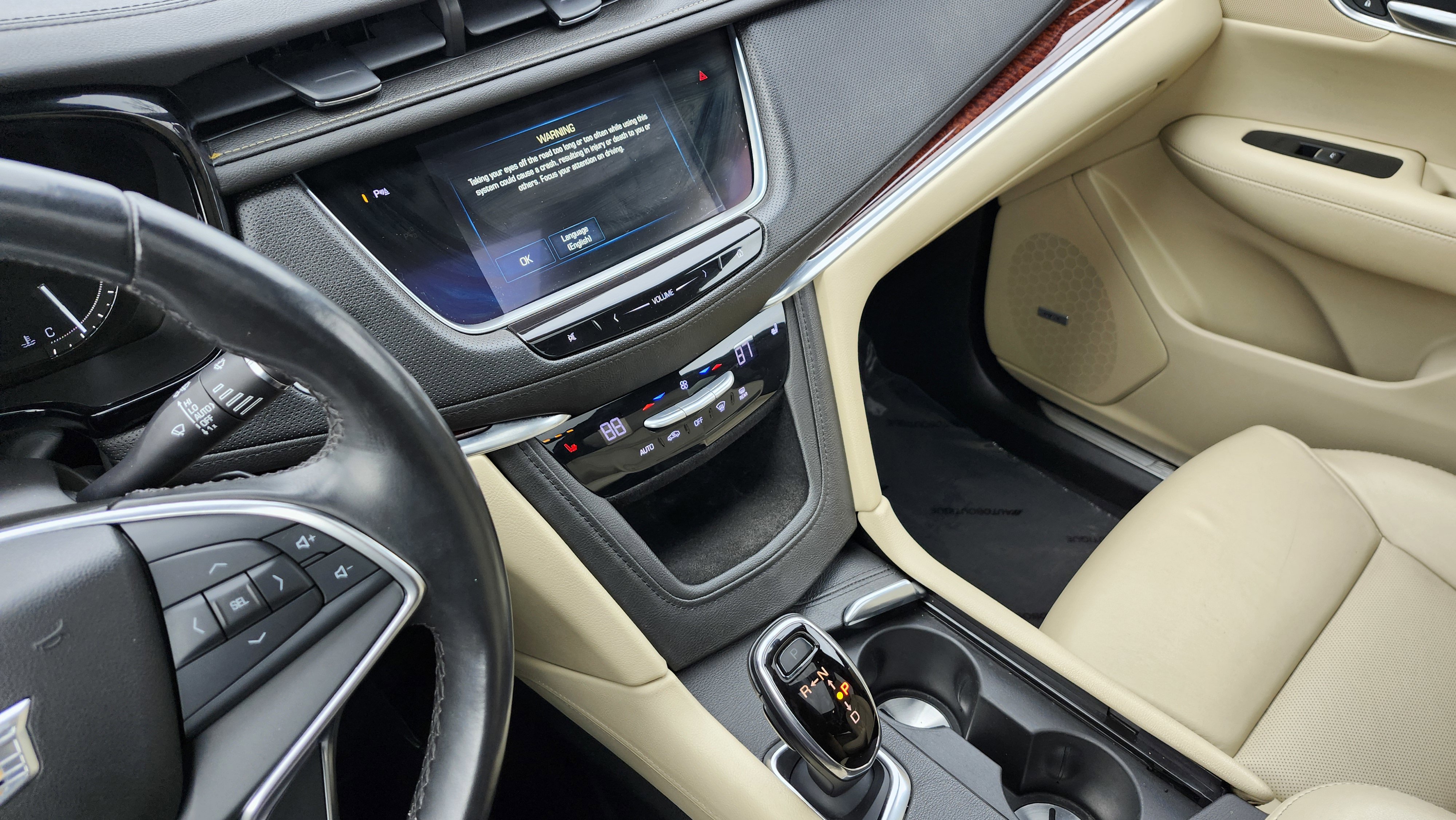 Used 2018 Cadillac XT5 Luxury w/ Driver Awareness Package image 30