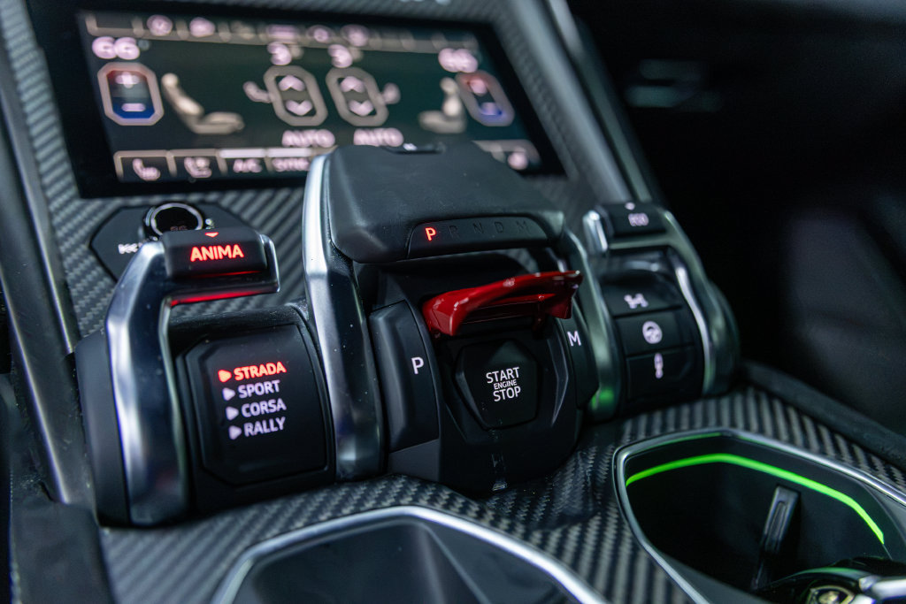 Used 2023 Lamborghini Urus Performante AWD/4WD image 49
