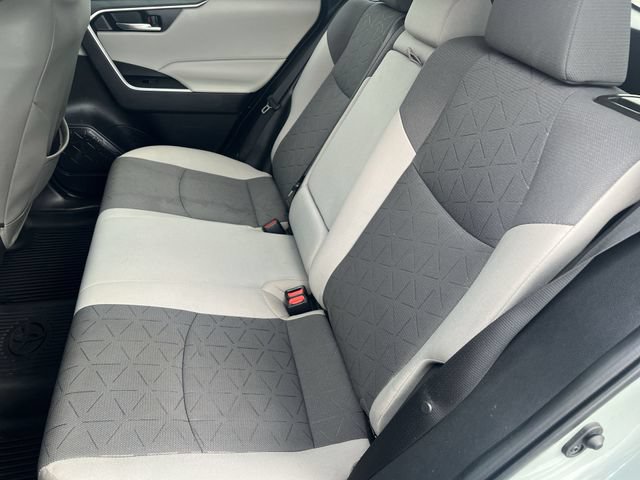 Used 2022 Toyota RAV4 XLE FWD image 35