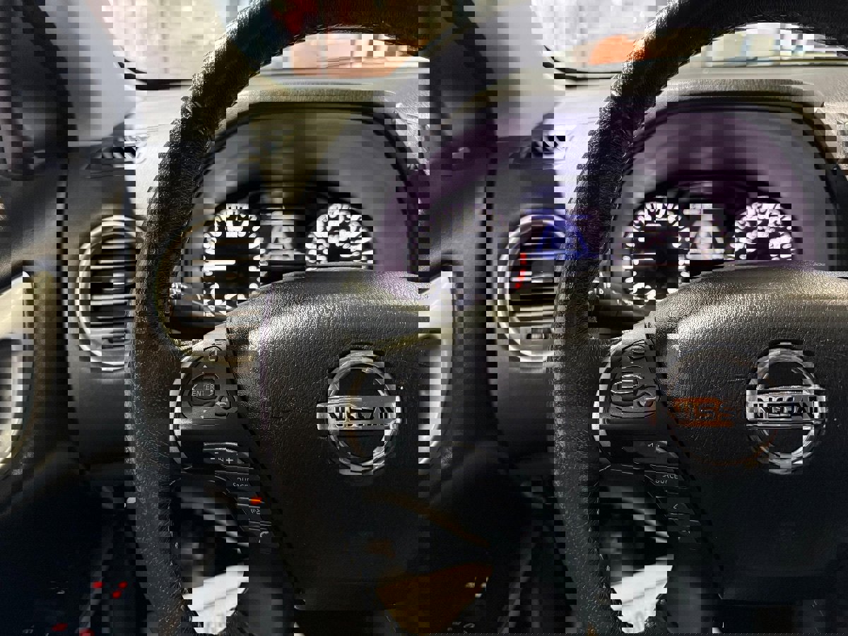 Used 2019 Nissan Pathfinder SV image 11