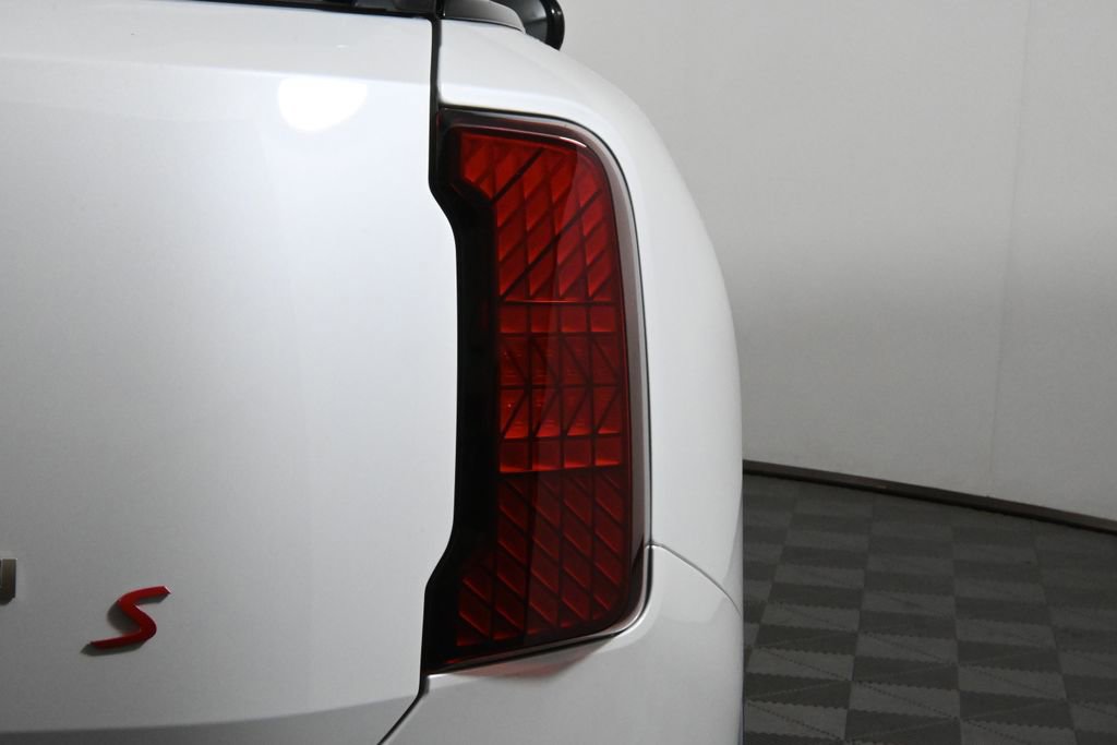 Used 2025 MINI Cooper Countryman S w/ Comfort Package Max image 13