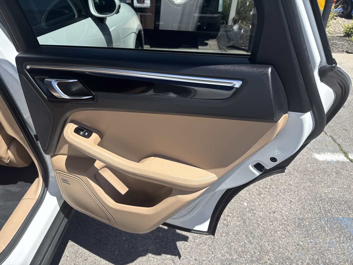 Used 2019 Porsche Macan AWD/4WD image 20