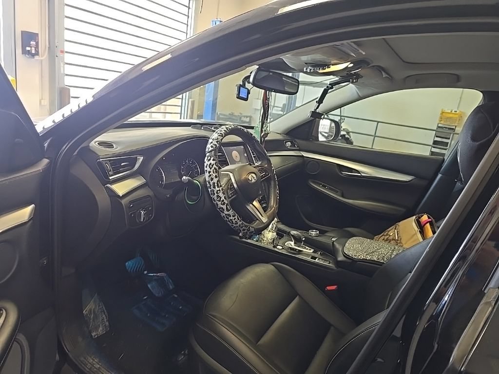 Used 2019 INFINITI QX50 Luxe w/ Cargo Package AWD/4WD image 6