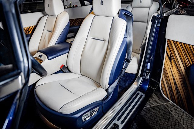 Used 2014 Rolls-Royce Wraith image 39