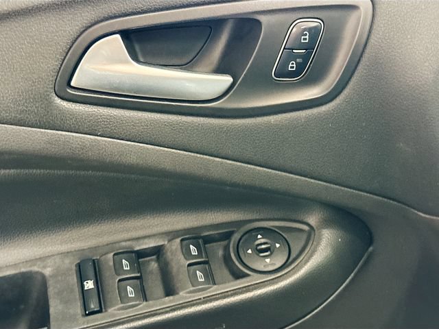 Used 2017 Ford Escape SE w/ SE Cold Weather Package AWD/4WD image 18