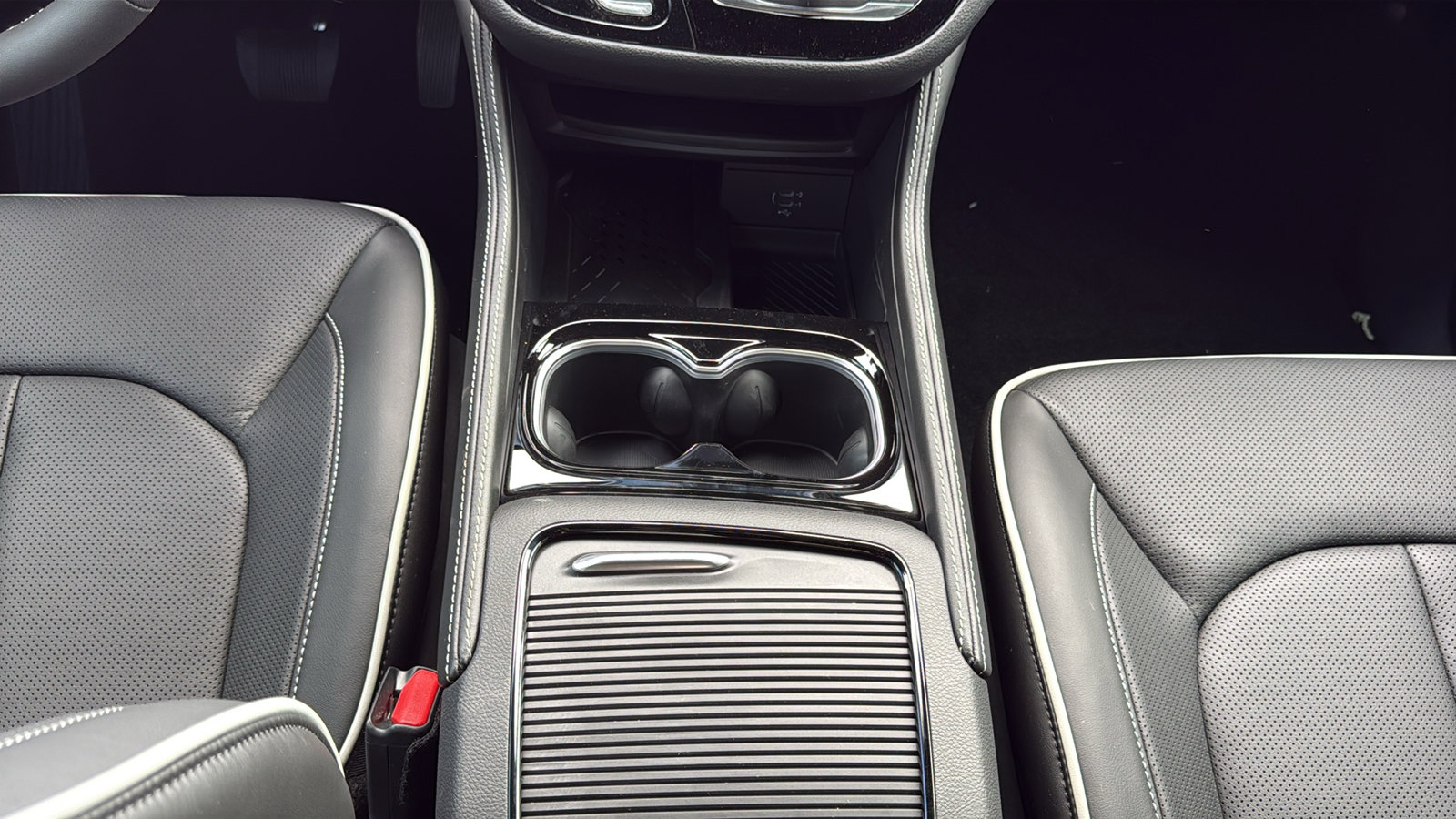 New 2026 Chrysler Pacifica Select FWD image 19