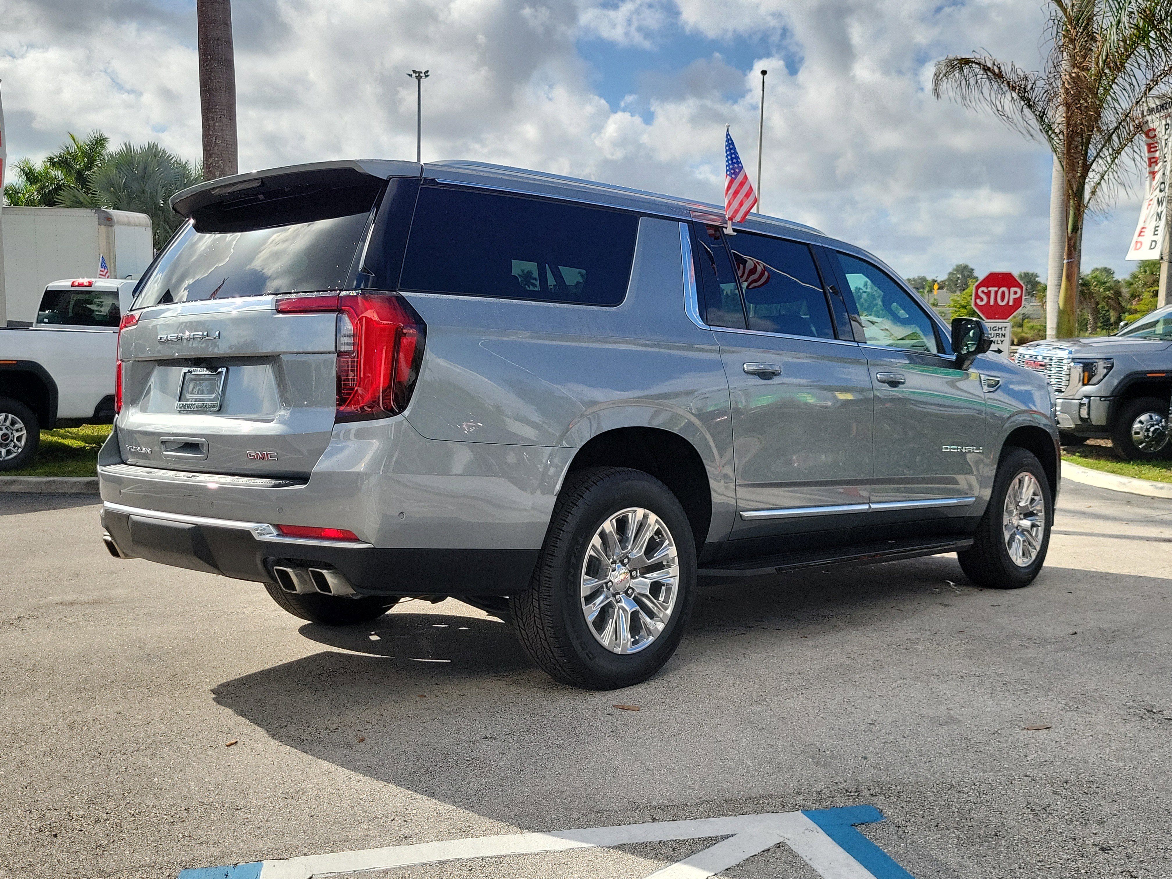 Used 2025 GMC Yukon XL Denali image 5