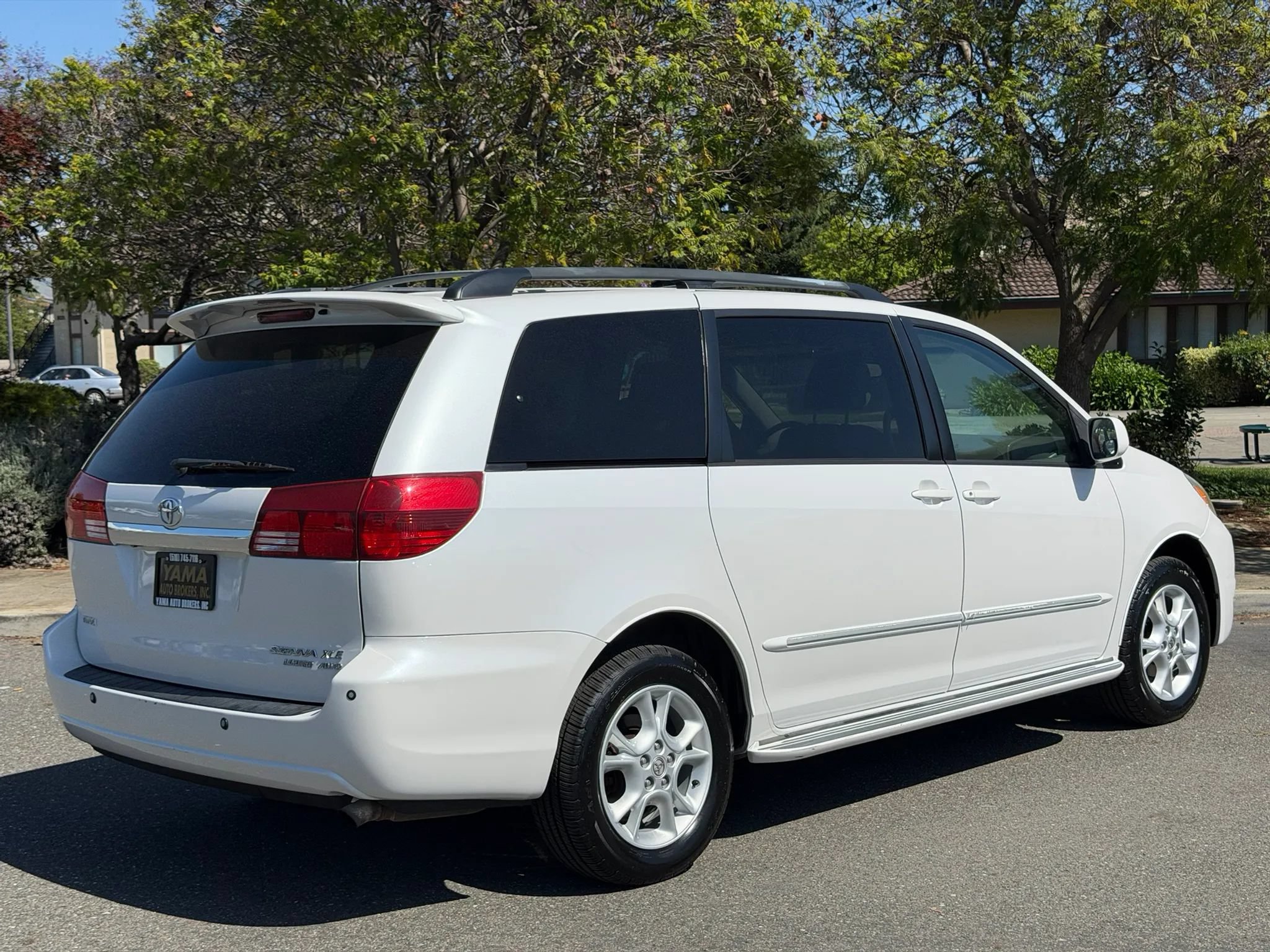 Used 2005 Toyota Sienna XLE Limited w/ XLE Limited Pkg 2 AWD/4WD image 5