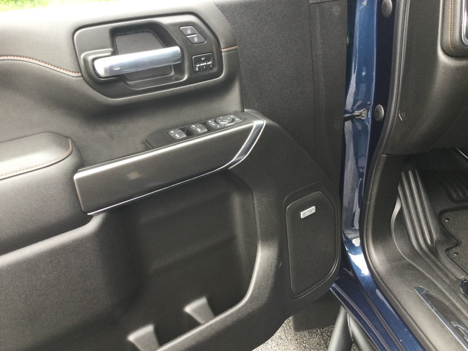Used 2022 GMC Sierra 3500 AT4 w/ AT4 Preferred Package AWD/4WD image 11