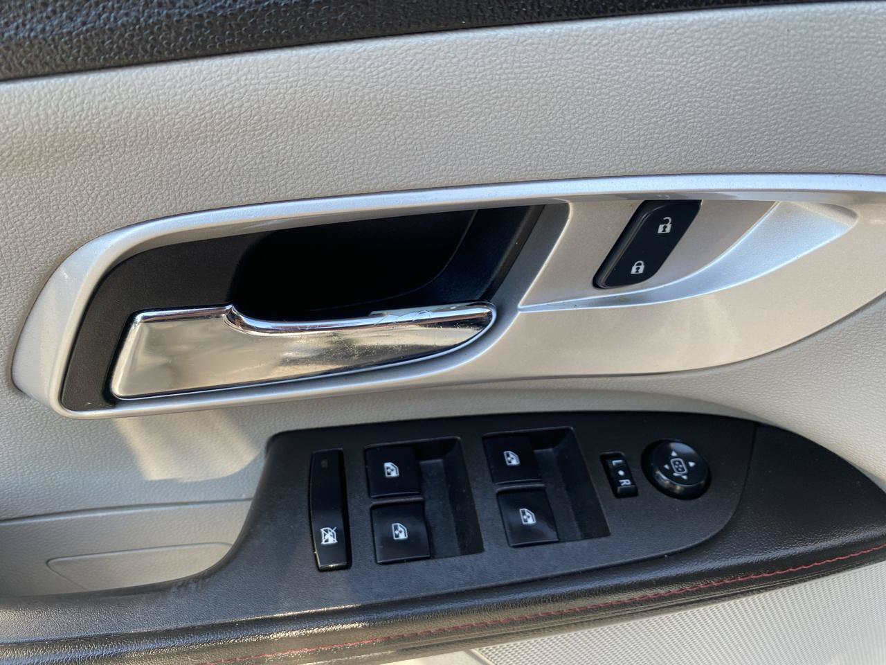 Used 2015 Chevrolet Equinox LTZ FWD image 12