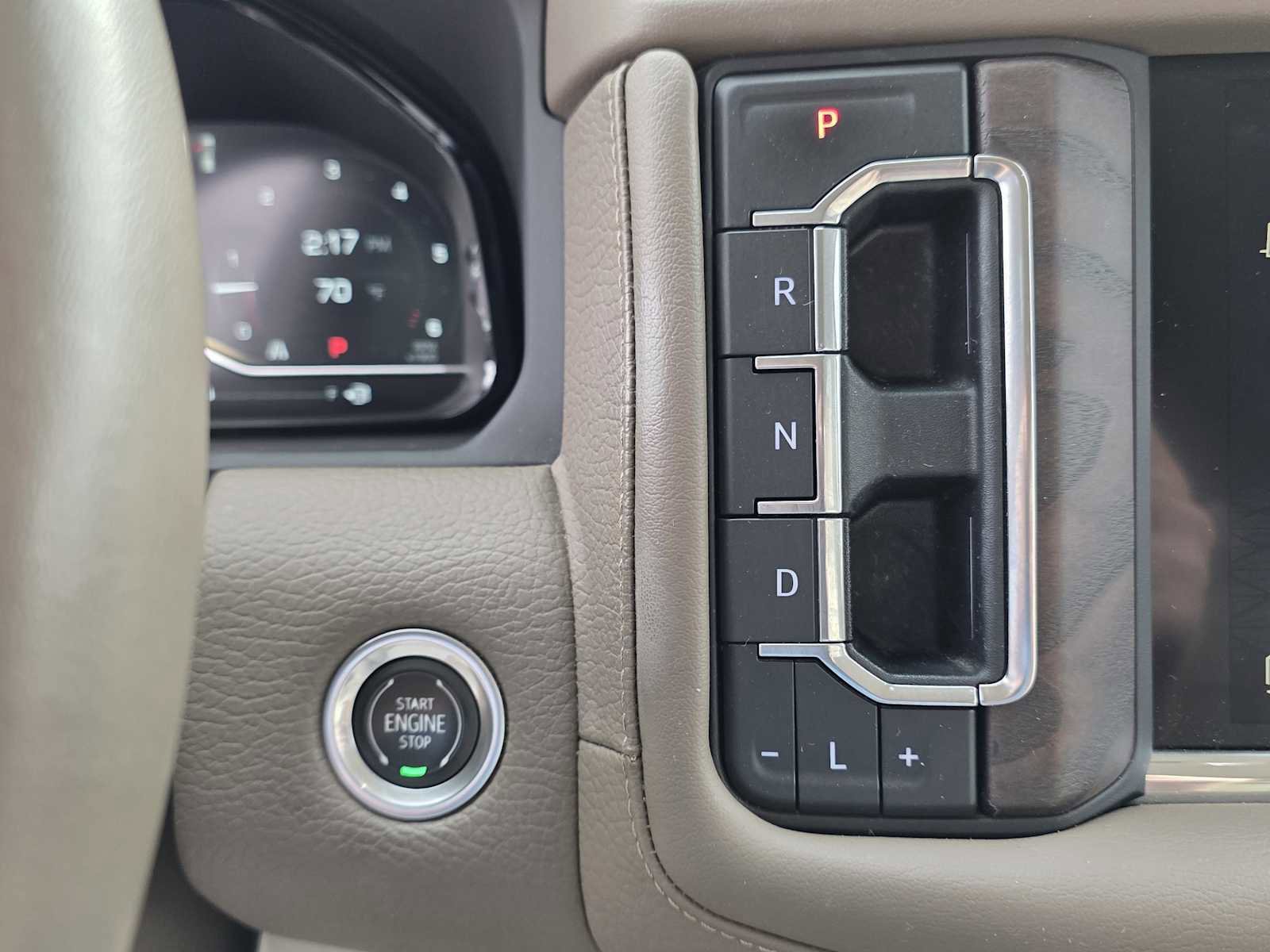 Used 2022 GMC Yukon XL Denali image 11