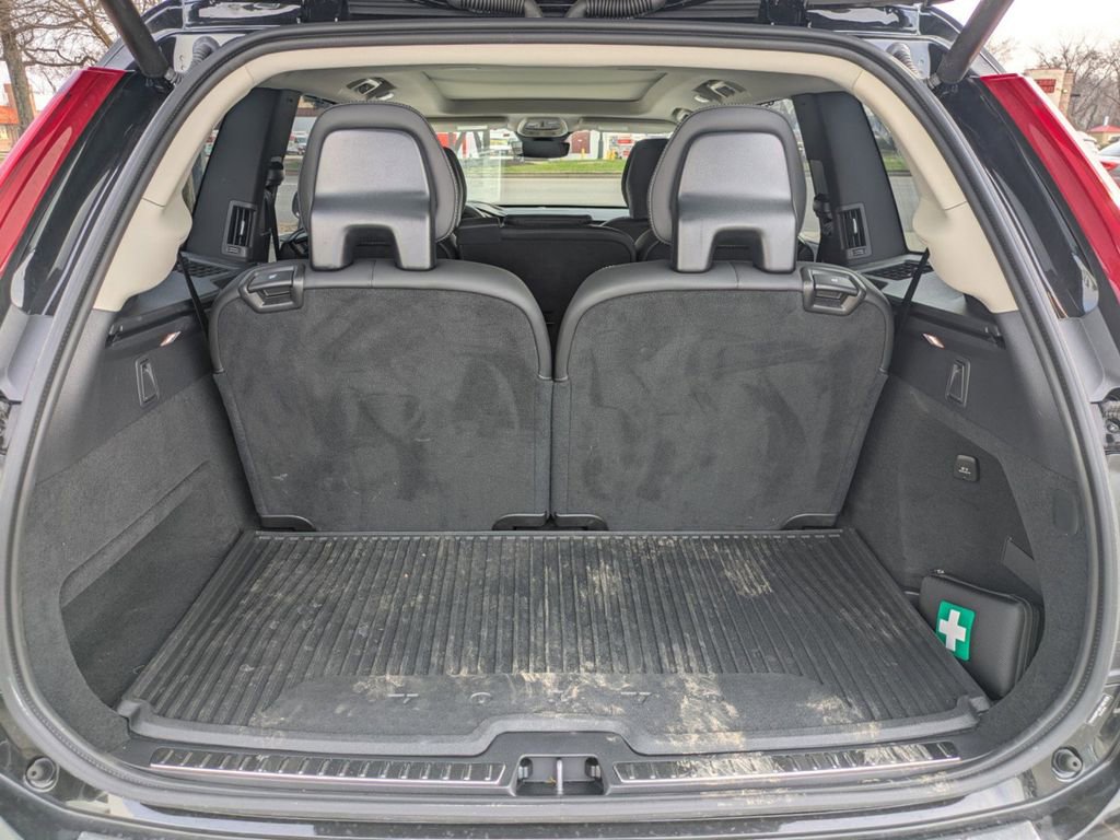 New 2025 Volvo XC90 T8 Ultra w/ Protection Package Premier AWD/4WD image 13
