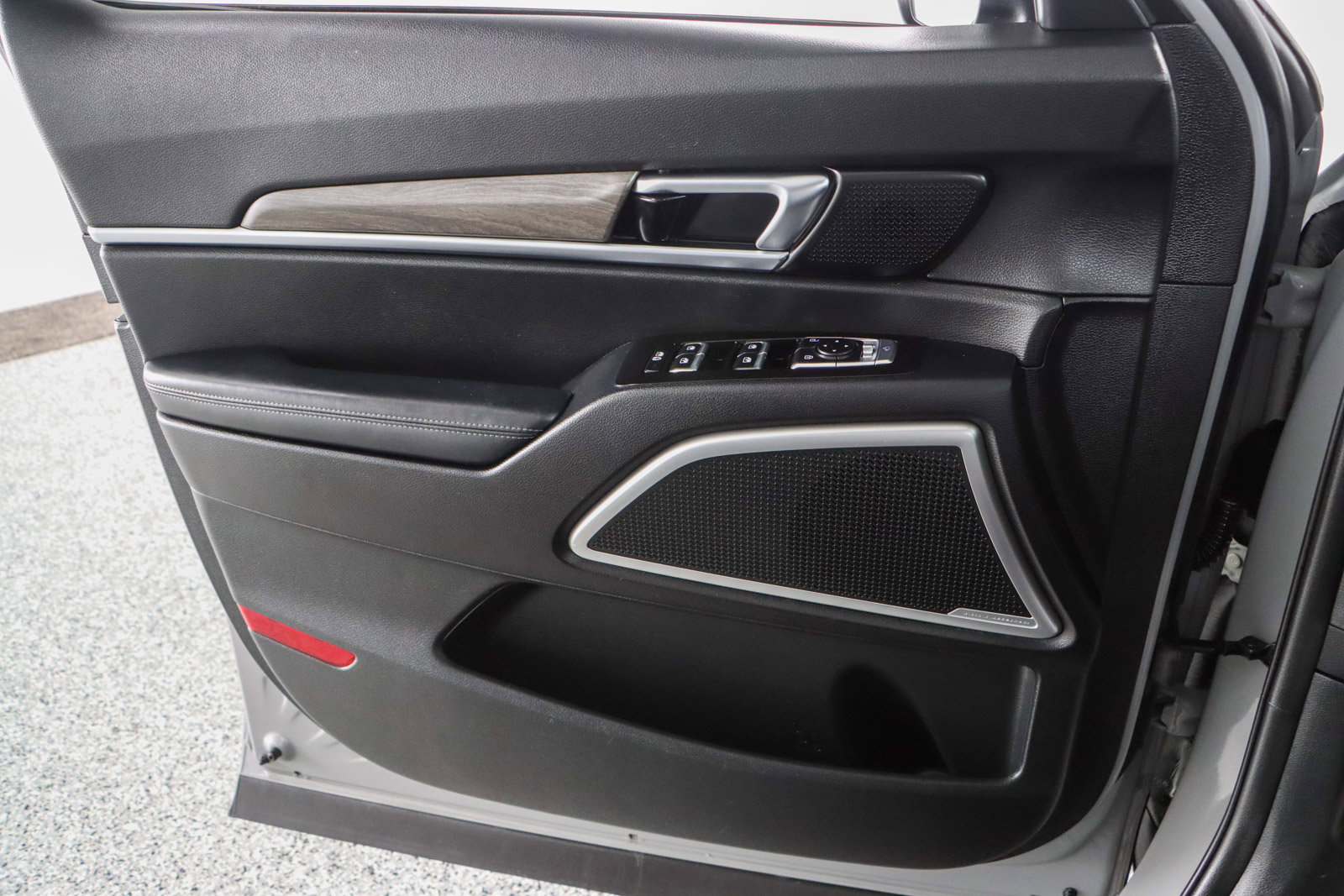 Used 2022 Kia Telluride EX w/ EX Premium Package image 23