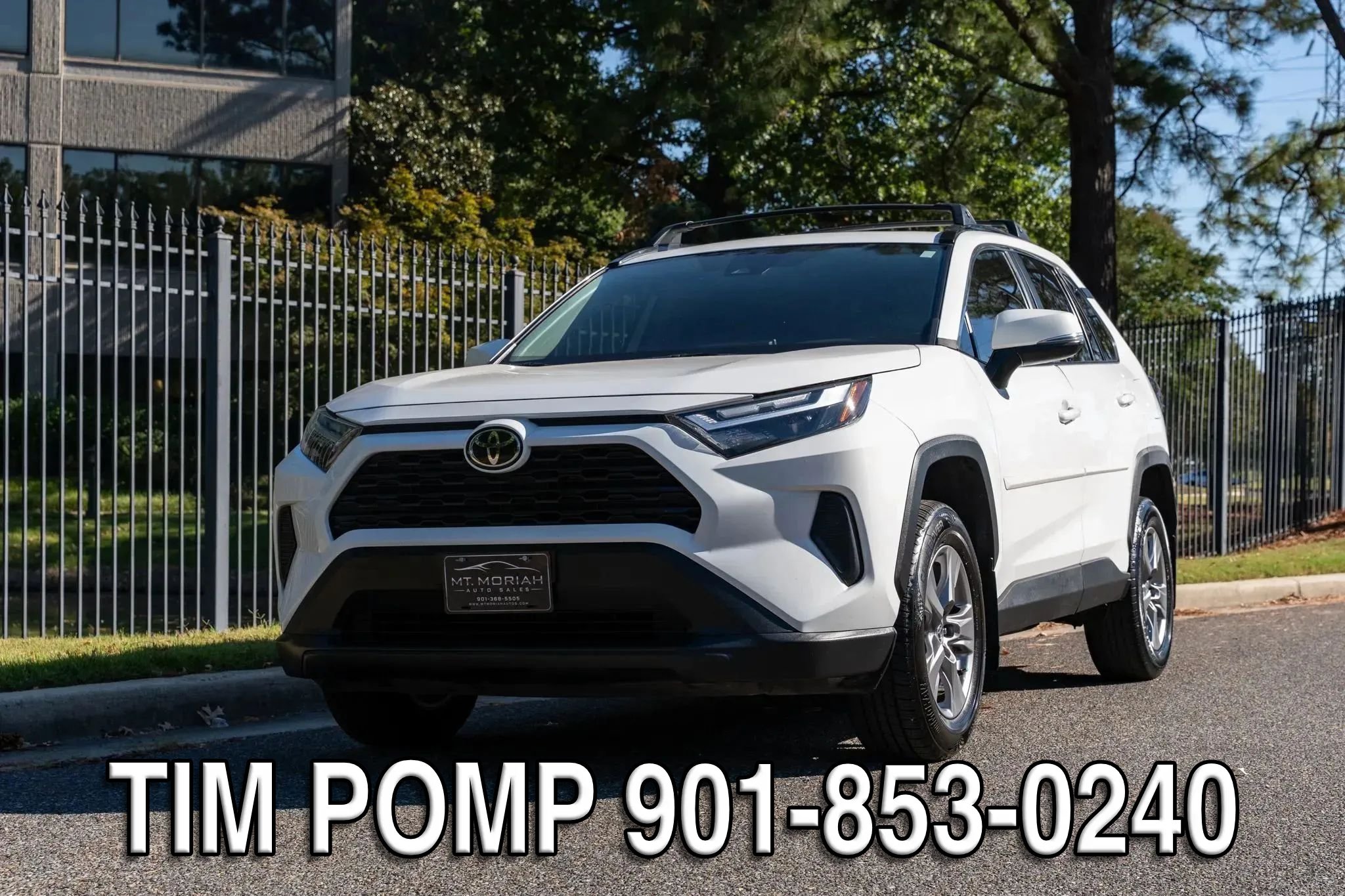 Used 2025 Toyota RAV4 XLE w/ Convenience Package FWD image 3