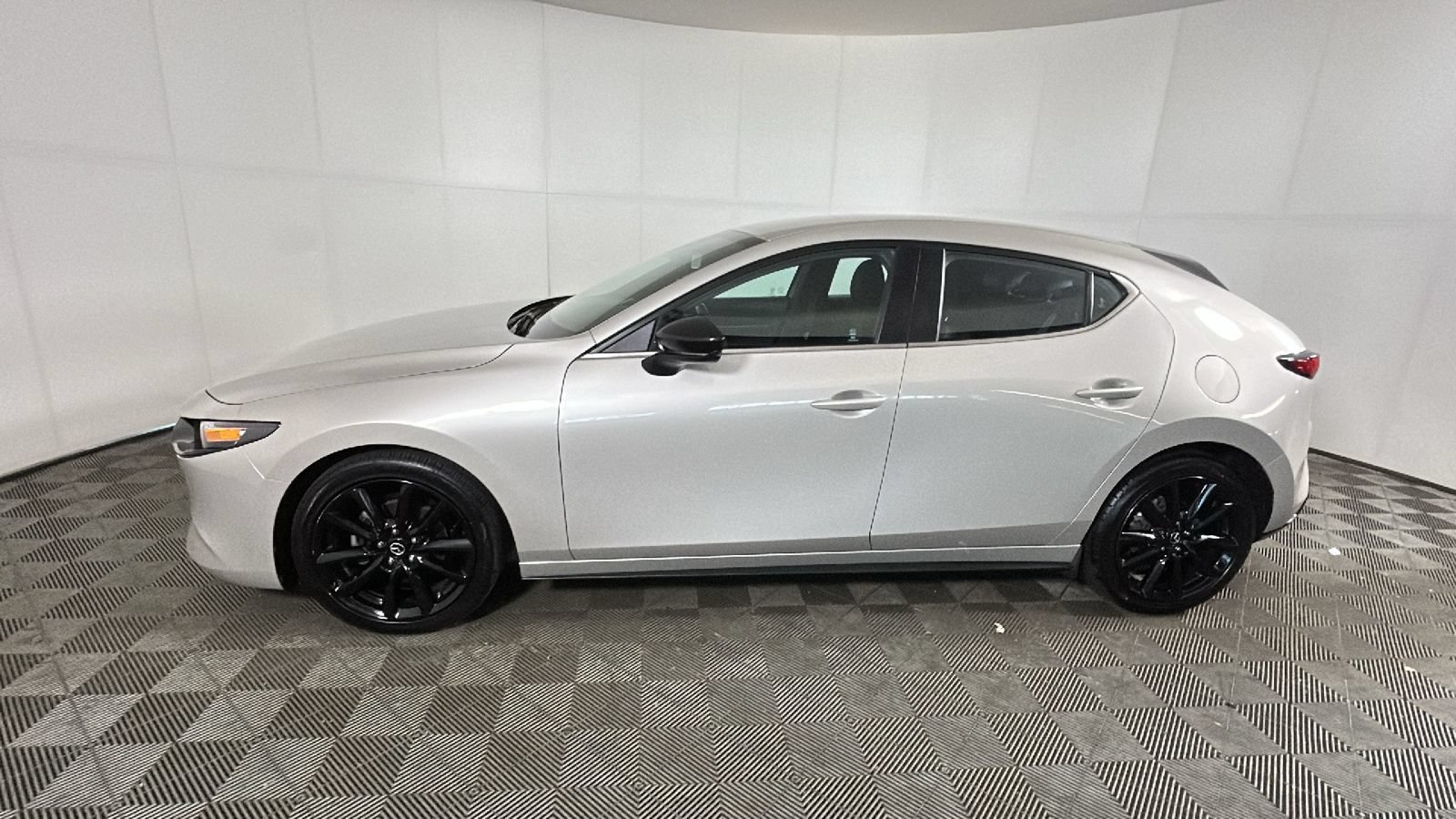 Used 2024 MAZDA MAZDA3 s FWD image 6