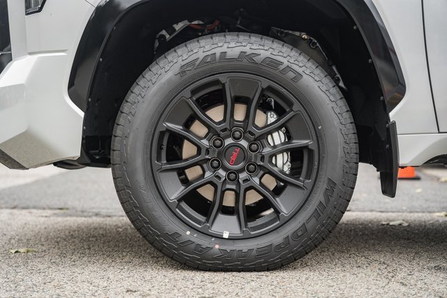 New 2026 Toyota Tundra Platinum w/ TRD Off-Road Package AWD/4WD image 16