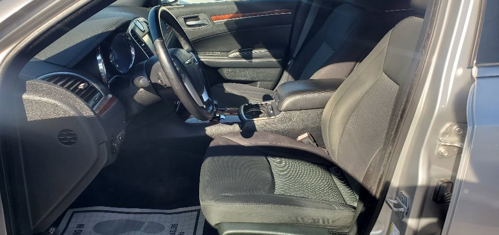 Used 2012 Chrysler 300 image 10