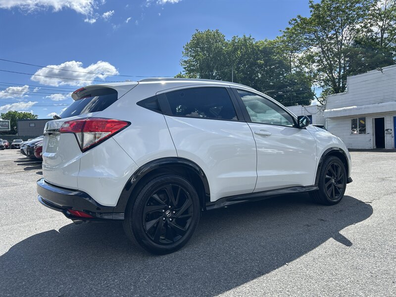 Used 2022 Honda HR-V Sport image 4