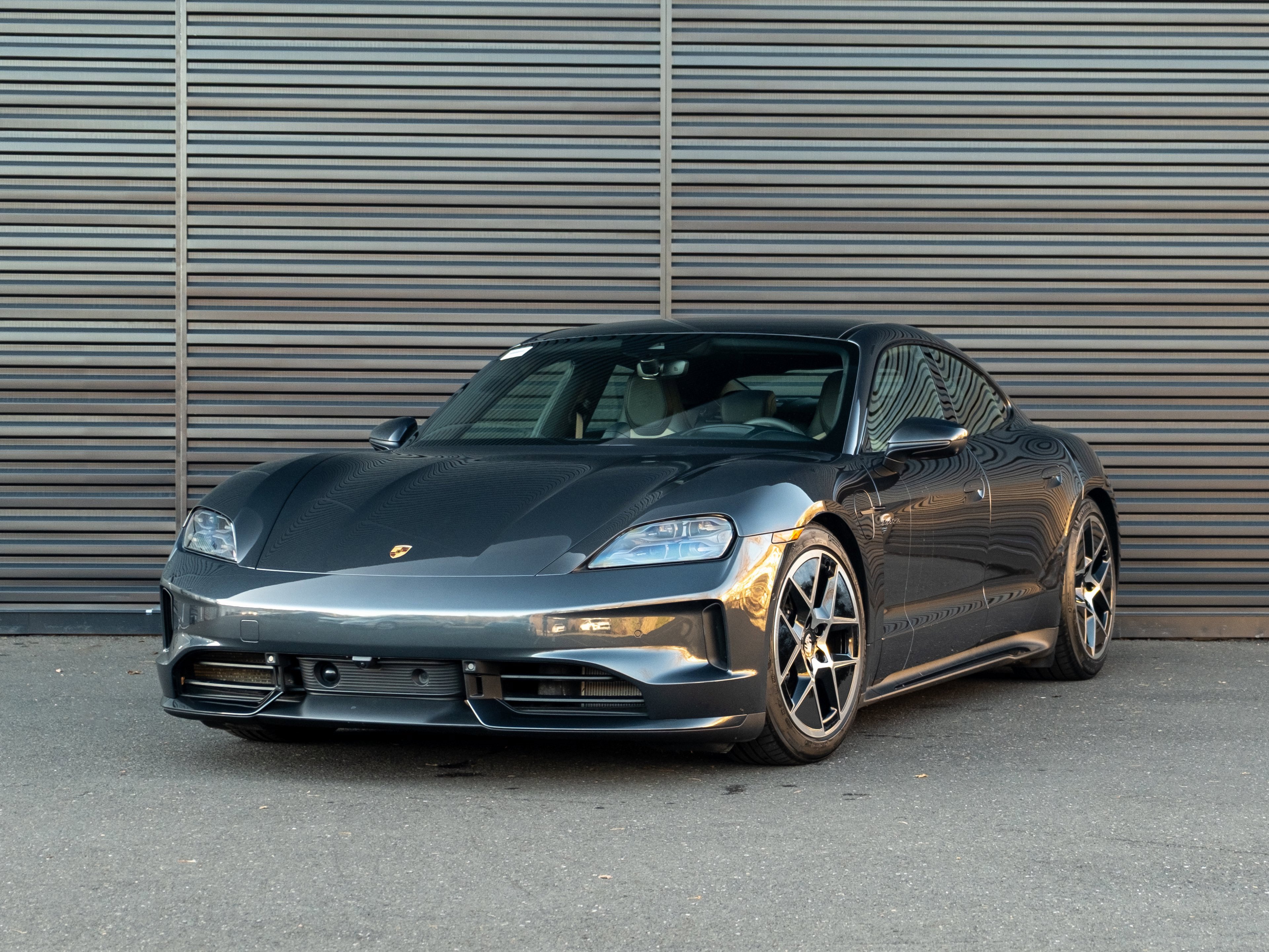 Used 2025 Porsche Taycan 4S image 1