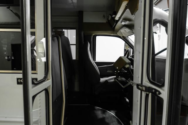 Used 2007 Chevrolet Express 3500 w/ School Bus Package RWD image 28