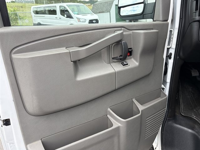 Used 2016 Chevrolet Express 3500 LT w/ LT Preferred Equipment Group RWD image 17