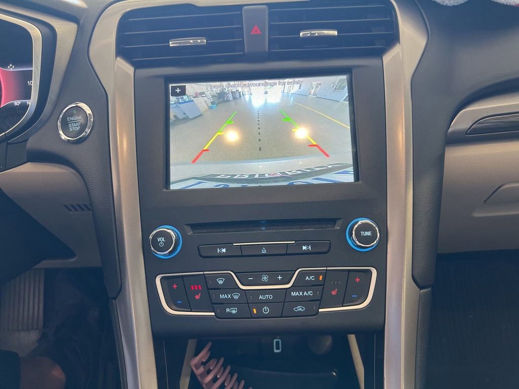 Used 2017 Ford Fusion SE w/ Fusion SE Technology Package AWD/4WD image 8