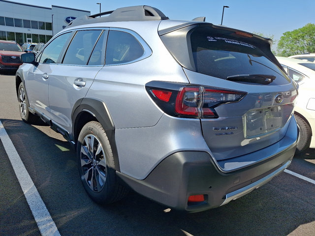 Certified 2025 Subaru Outback Limited AWD/4WD image 4