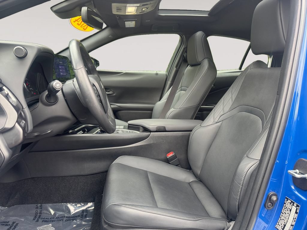 Used 2024 Lexus UX 250h AWD w/ Premium Package image 9