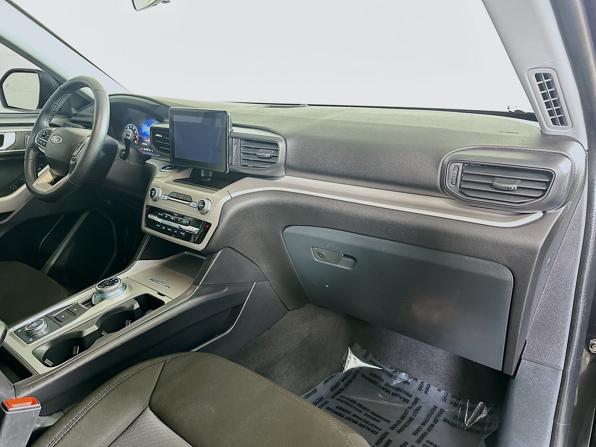 Used 2023 Ford Explorer XLT AWD/4WD image 27