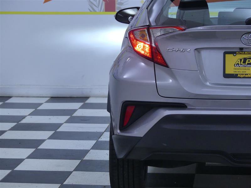 Used 2020 Toyota C-HR XLE image 28