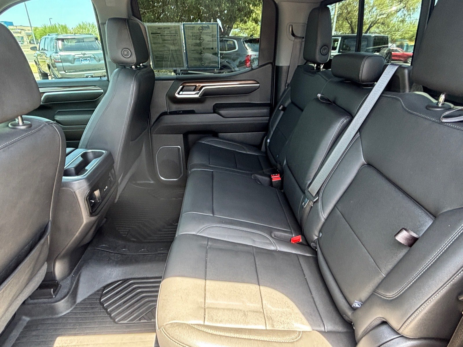 Used 2022 Chevrolet Silverado 1500 LT Trail Boss w/ LT Trail Boss Premium Package AWD/4WD image 28
