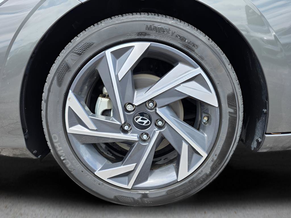 Used 2024 Hyundai Elantra SEL w/ Convenience Package FWD image 11