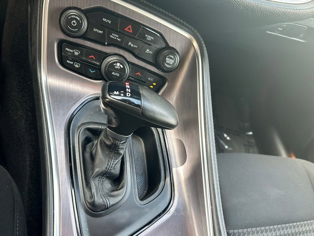 Used 2018 Dodge Challenger SXT w/ Driver Convenience Group RWD image 23