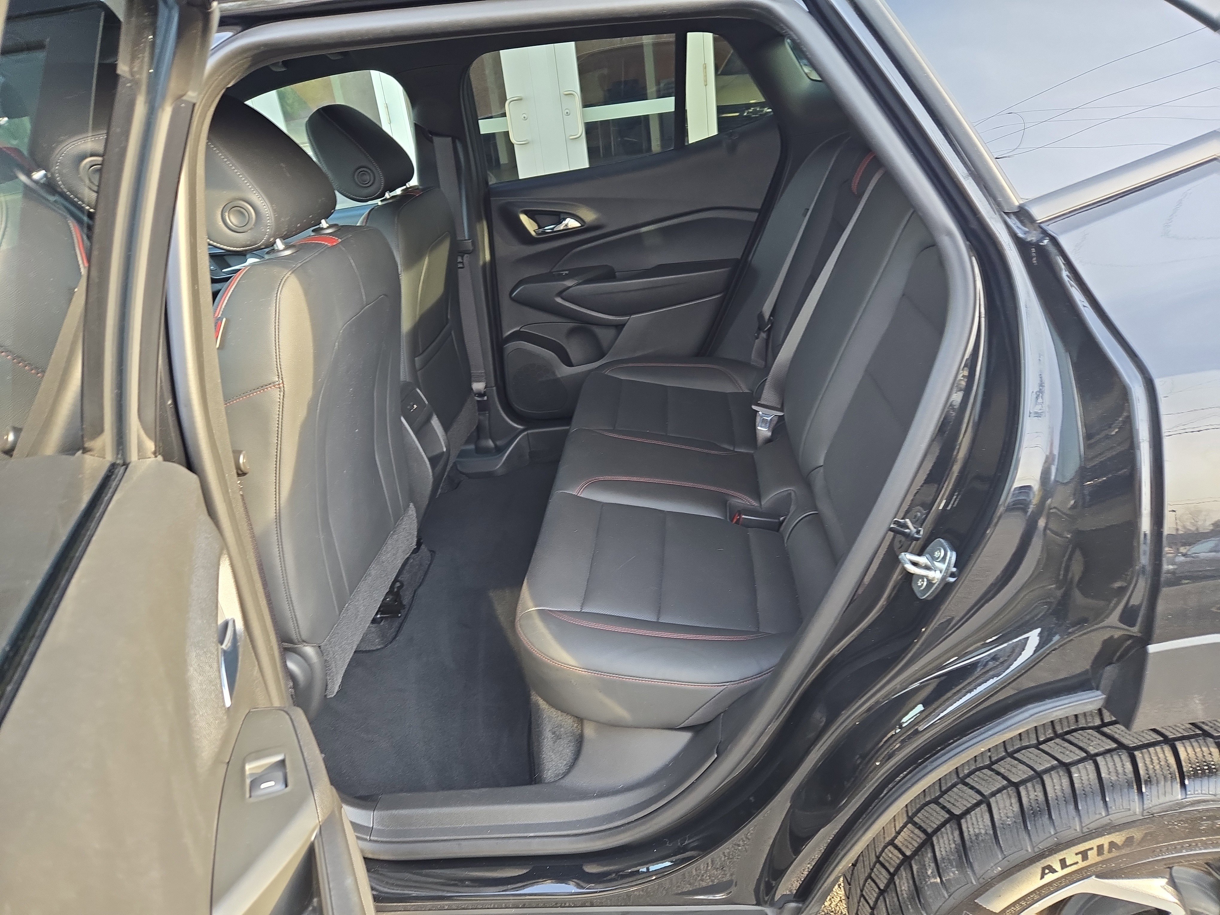 Certified 2024 Chevrolet Trax RS image 11