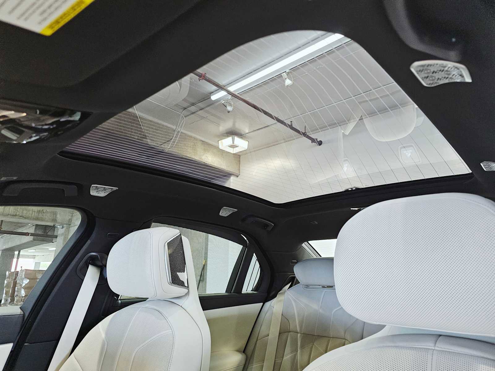 New 2025 BMW i7 xDrive60 w/ Executive Package image 24