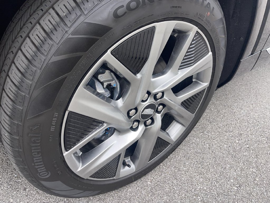 New 2027 Cadillac Optiq Luxury w/ LPO, Floor Liner Package AWD/4WD image 10