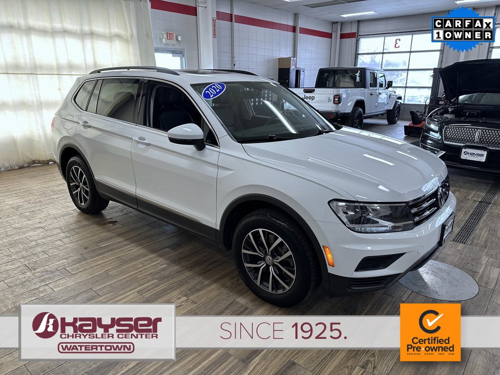 Used 2020 Volkswagen Tiguan SE w/ Panoramic Sunroof Package image 6