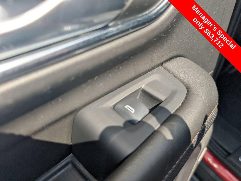 Used 2024 GMC Yukon XL AT4 w/ Technology Package AWD/4WD image 12