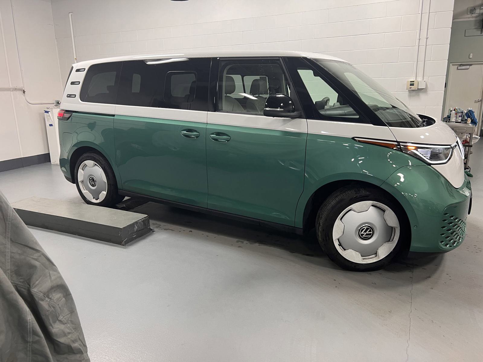 New 2025 Volkswagen ID. Buzz 1st Edition image 4