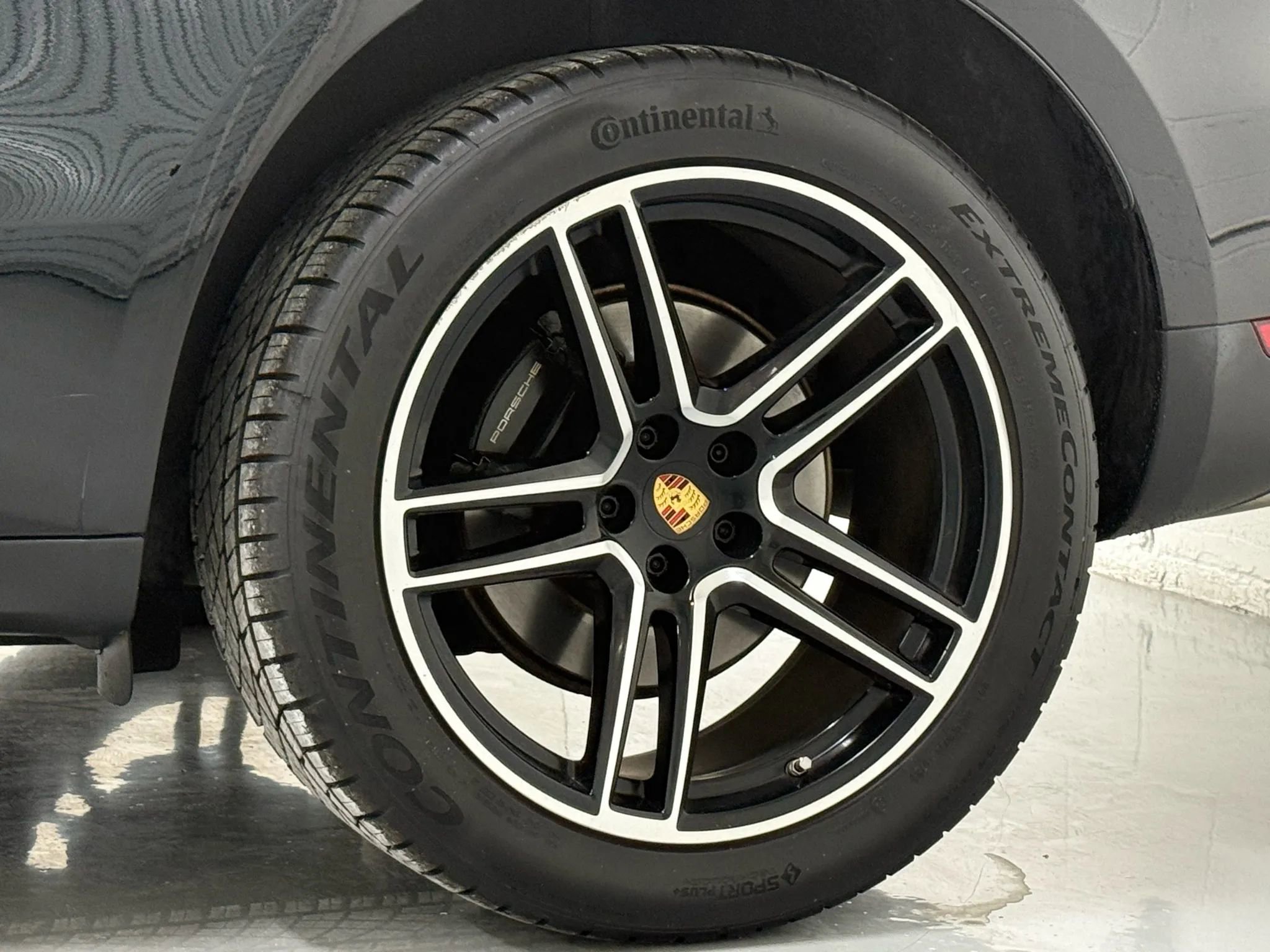 Used 2019 Porsche Macan Sport Edition image 40