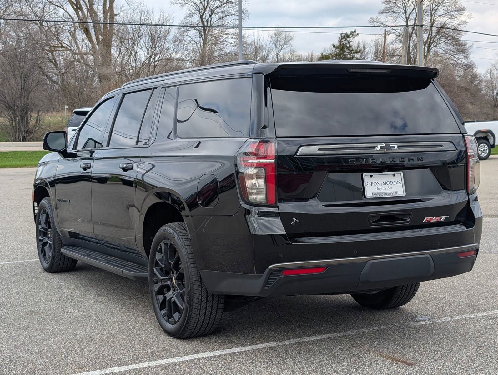 Used 2022 Chevrolet Suburban RST w/ Luxury Package AWD/4WD image 6