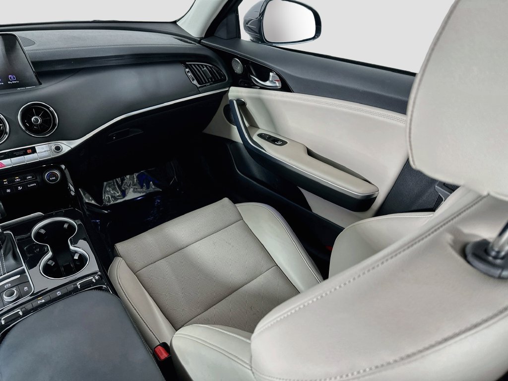 Used 2019 Kia Stinger Premium RWD image 26