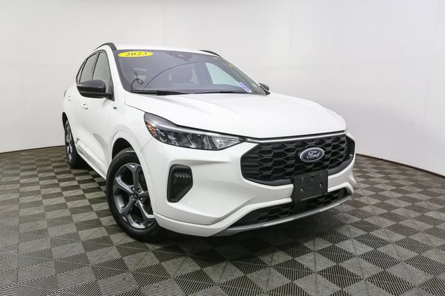 Used 2023 Ford Escape ST-Line w/ Tech Pack #1 FWD image 3