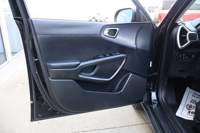 Used 2021 Kia Soul S FWD image 12