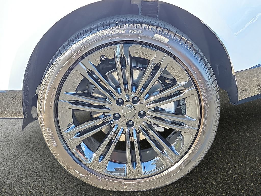 New 2026 Land Rover Range Rover SE image 35