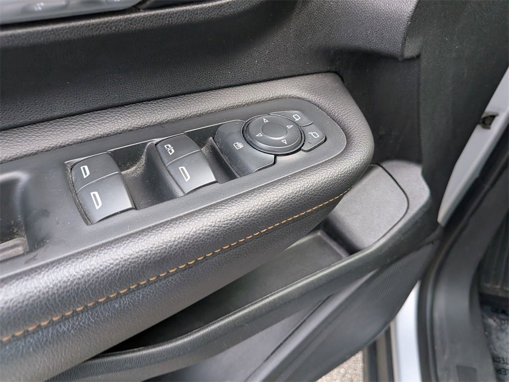 Used 2021 GMC Terrain SLE w/ Driver Convenience Package image 13